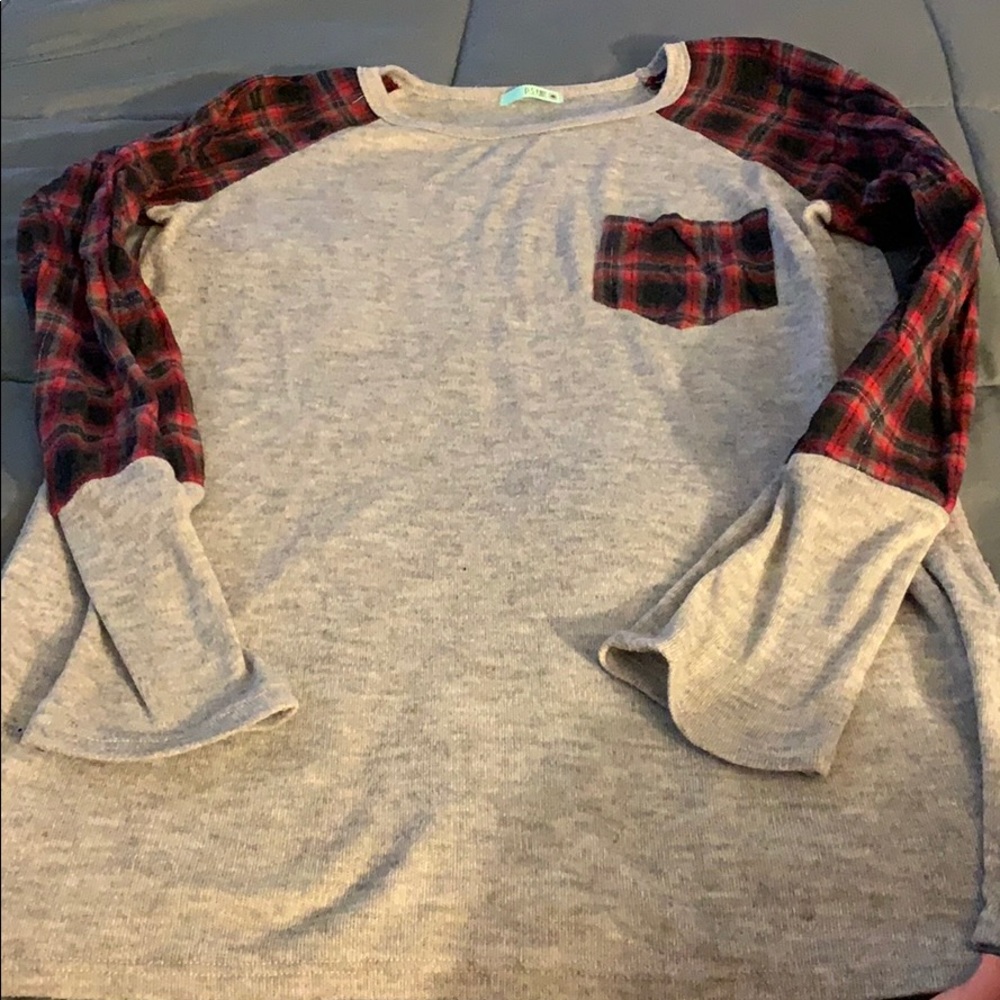 Plaid sleeve shirt